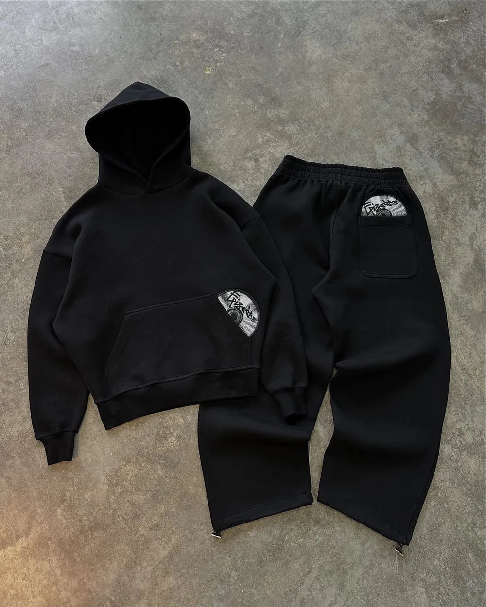 Set Hoodie y Pants Estampado Geométrico