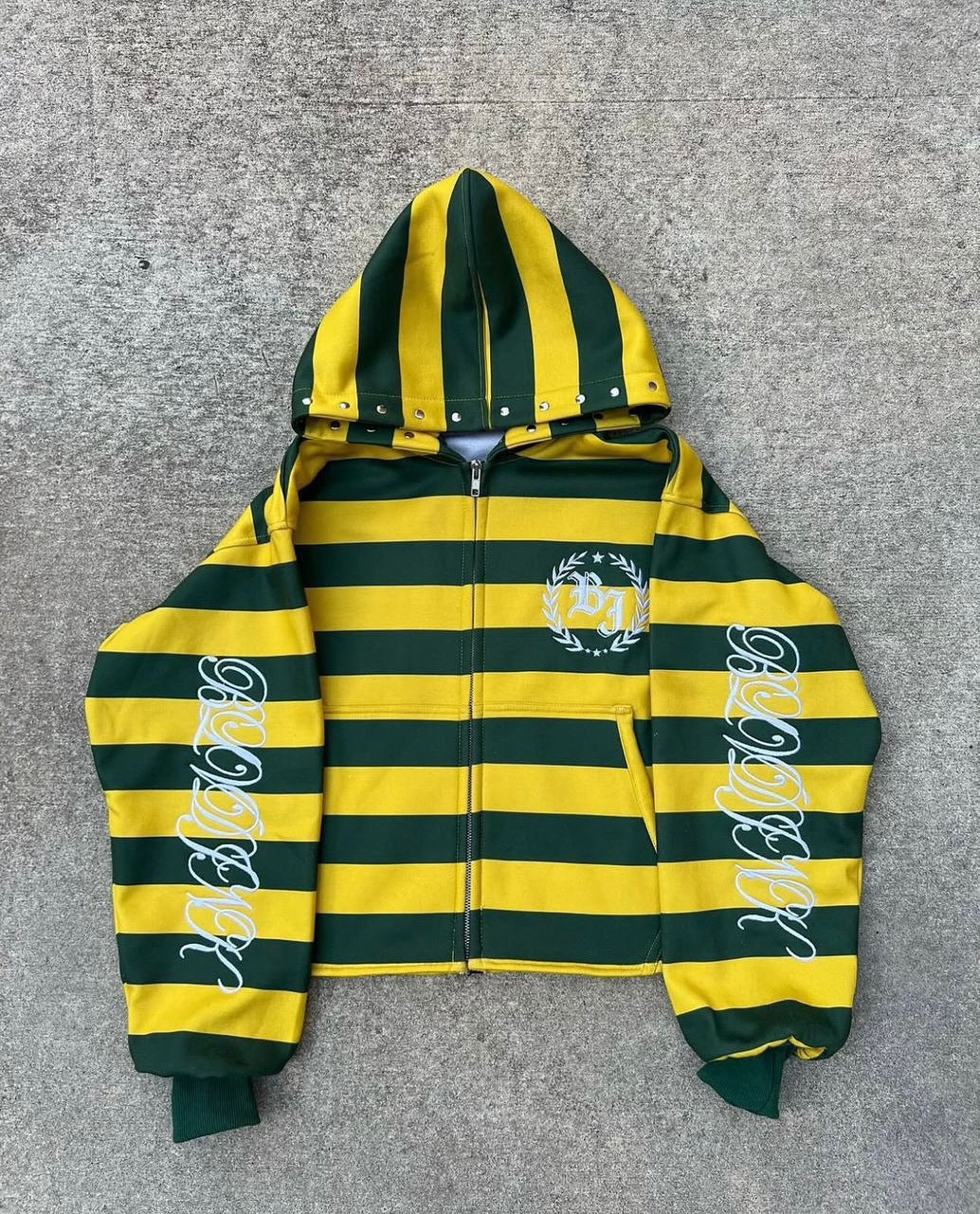 Hoodie con Letras 3D